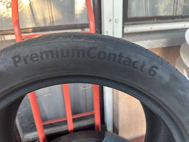 Hasznlt autgumi 235/45 R18 W XL