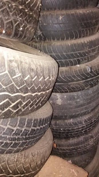 Haszn�lt aut�gumi ingyen elvihet� kreat�v c�lokra