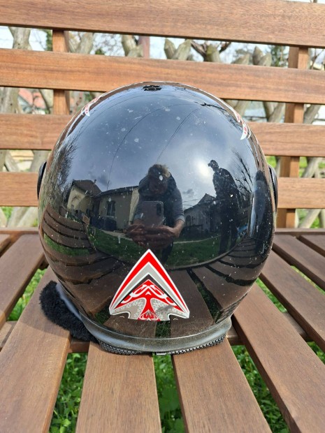 Haszn�lt buk�sisak