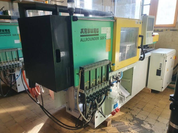 Használt fröccsöntő gép Arburg 320C 400-170 jó állapotban eladó