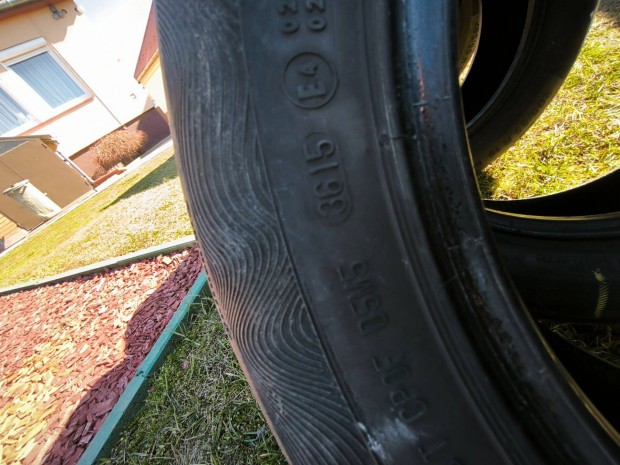 Haszn�lt gumiabroncs elad�