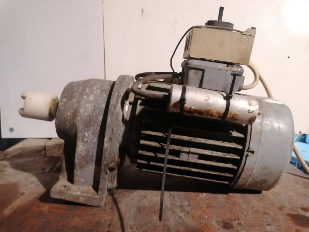 Hasznlt hajtmves motor 220-30 V 1,1 kw