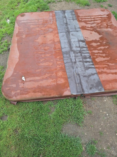 Használt jakuzzi tető eladó
