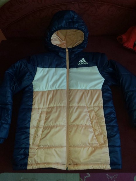 Hasznlt j llapotban lv Adidas tlikabt  11/12 vesre val. 