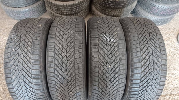 Hasznlt j llapot 235/60/18 Pirelli tligumi garnitra olcsn elad