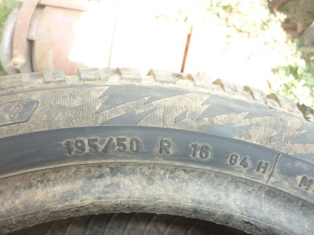 Haszn�lt j� min�s�g� 2db gumi elad�