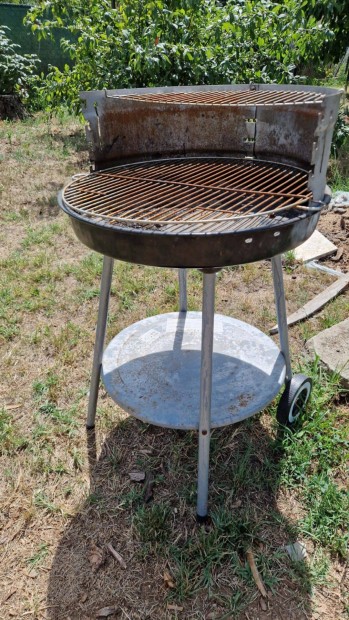 Használt kerti faszenes grill eladó jó állapotban