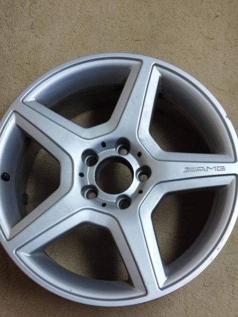 Haszn�lt k�nny�f�m felni