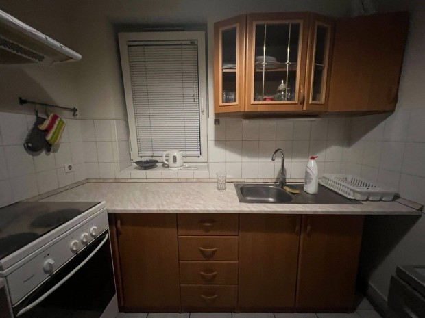 Haszn�lt konyhab�tor elad� azonnal elvihet�