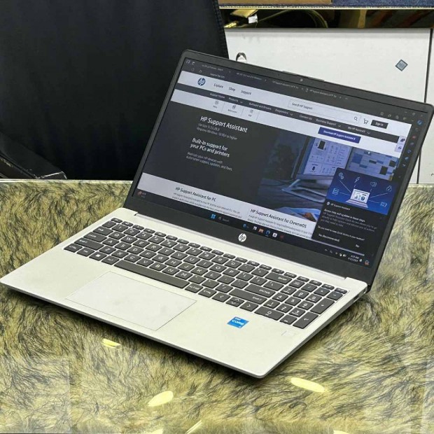 Használt laptop: HP 250 G10 -7.7