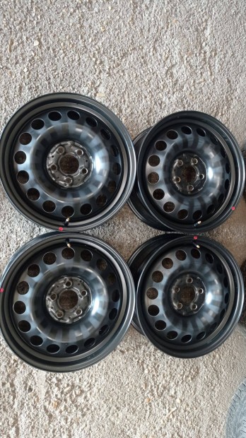 Használt szép állapotú 17 colos 5x112 lyukosztású Mercedes Vito/Viano