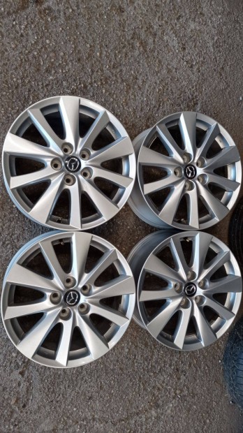 Használt szép állapotú 17 colos 5x114,3 lyukosztású Gyári Mazda alu