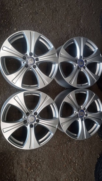 Használt szép állapotú 5x112 lyukosztású gyári Mercedes 18 colos alu