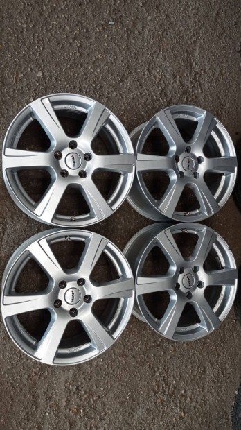 Használt szép állapotú Autec 5x112 lyukosztású 17 colos alu felni garn