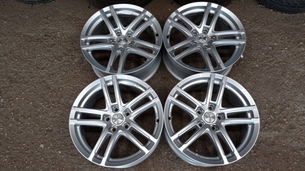 Használt szép állapotú Dezent 5x112 lyukosztású 17 colos alu felni gar