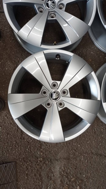 Hasznlt szp llapot Gyri Skoda 5x112 lyukoszts 17 colos alu feln