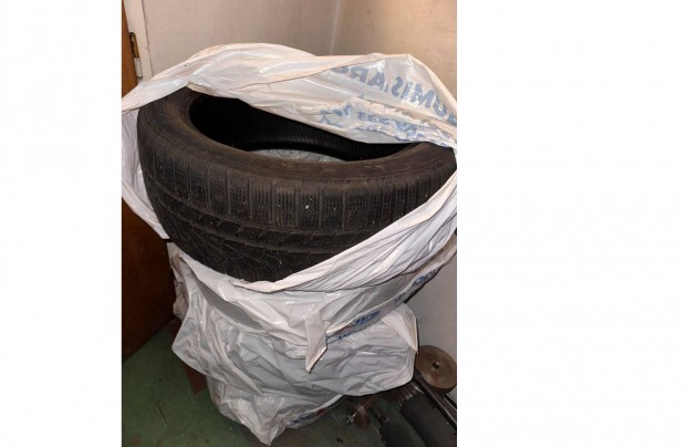 Használt téli gumi 245/45R19