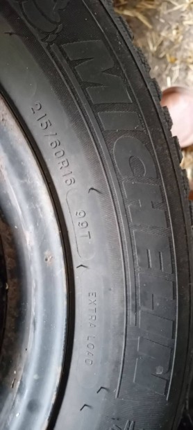 Hasznlt tli gumi felnivel