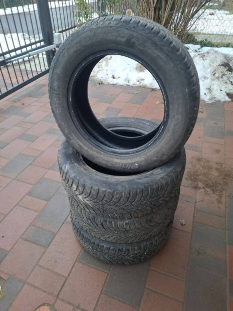 Haszn�lt t�li gumi garnit�ra elad� 205/60 r16