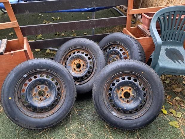 Hasznlt tli gumi garnitra felnivel - 195/65R15