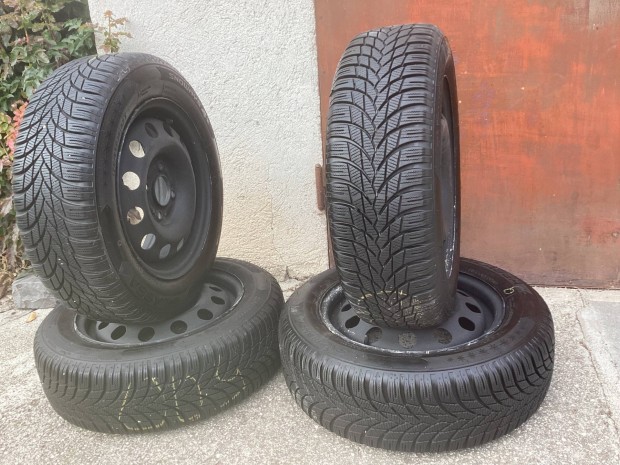 Használt téligumi felnivel