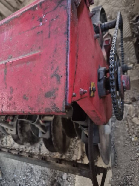 Haszn�lt vet�g�p elad� 