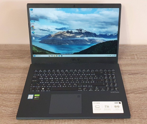 Hatmagos Asus i7-9750H 120Hz 16GB Gtx 1050 gamer munkalloms laptop