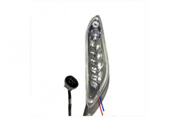 H�ts� jobb oldali ir�nyjelz� LED Vespa Primavera feh�r h�ts� l�mp�val