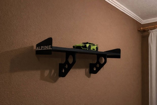 H�ts� sz�rny polc