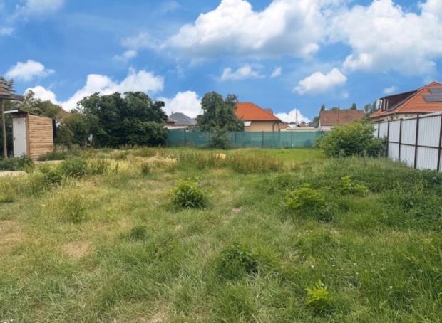 Hatvan, K�zponthoz k�zeli utca, 70 m2-es, csal�di h�z, 3+1 szob�s