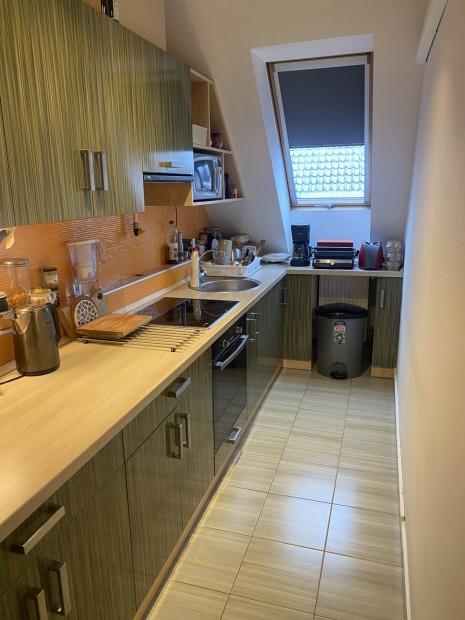 Hatvan utcai kertben 2+2 szob�s lak�s elad�!