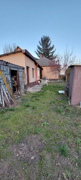 Hatvan utcai kertben �p�t�si telek elad�