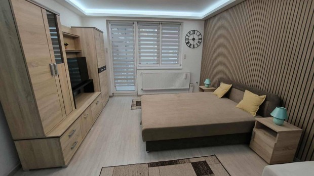 Hatvan utc�n �j 38 m2 1 szob�s lak�s kiad�