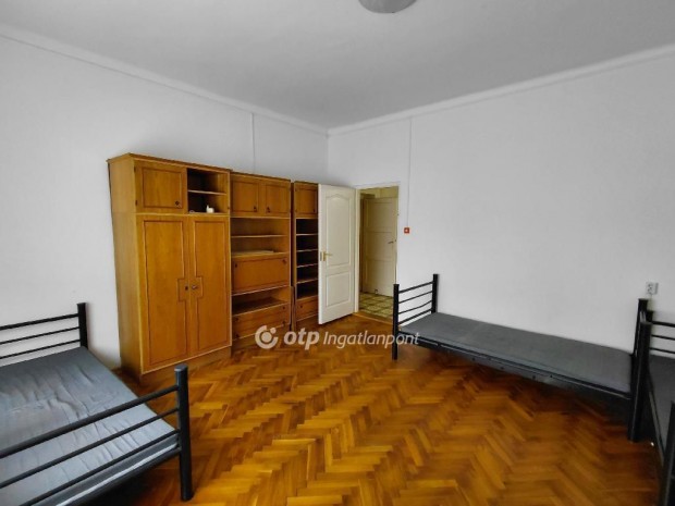 Hatvani 187 nm-es h�z elad�