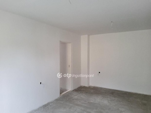 Hatvani 55 nm-es h�z elad�