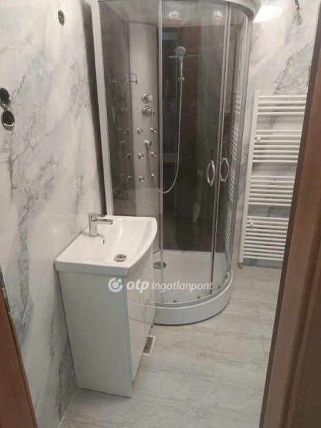 Hatvani 93 nm-es hz elad