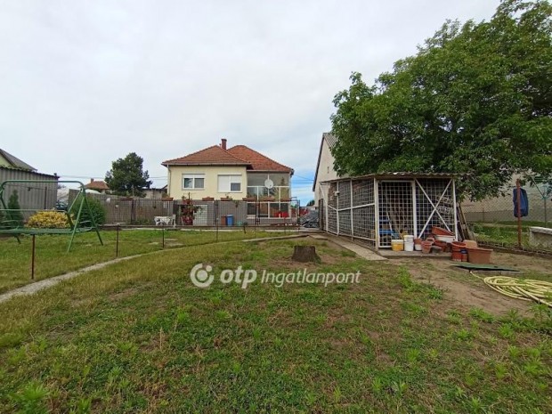 Hatvani elad� 100 nm-es h�z