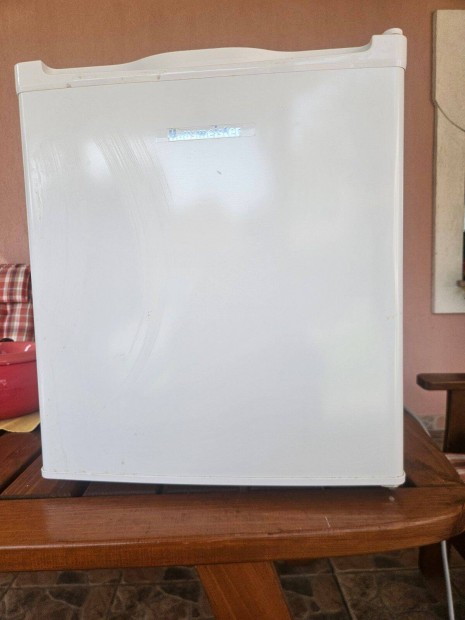 Hausmeister 40 literes mini hűtőszekrény