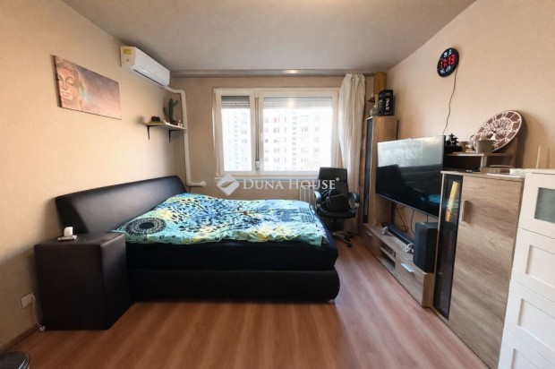 Havanna lak�telepen m�sf�l szob�s lak�s, kl�m�val