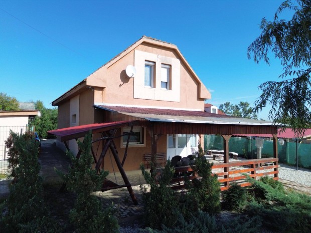 H�z 3 h�l�szoba 1 f�rd� elad� Debrecen