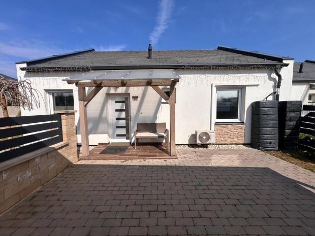 H�z elad� Szombathelyen