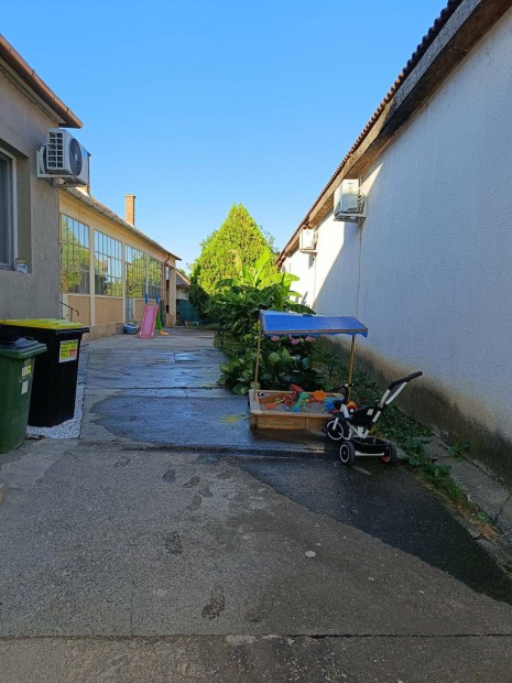 H�z elad� �jpetre