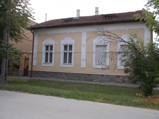 H�zr�sz, B�k�scsaba,Thurz� utca