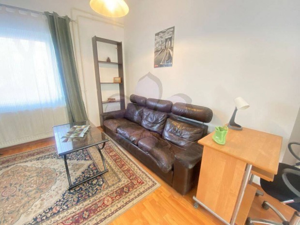 H�zr�sz kiad� a M�szaki Kar k�zel�ben (Ny�l utca)