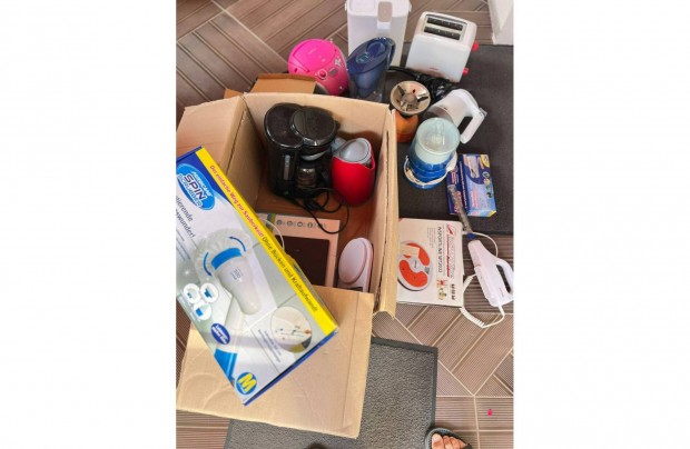 Hztartsi kisgpek egyben. Porszv mrleg turmix vzforral varrgp