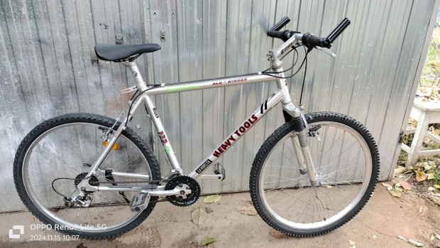 Heavy Tools 26" 21 sebessges piheknny alu MTB kerkpr