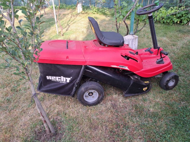 Hecht akkumlátoros fűnyíró traktor