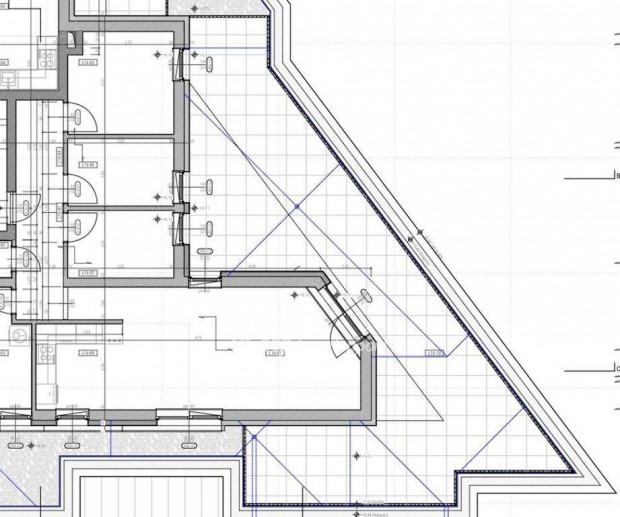 Hegyeshalomi 109 nm-es lak�s elad�