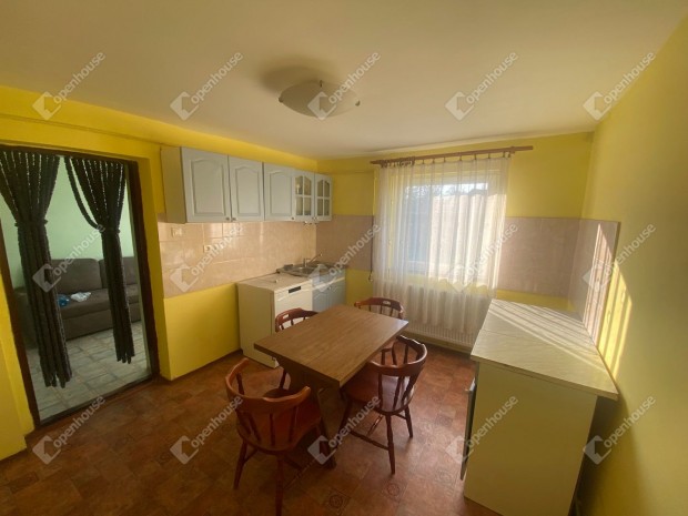 Hegyeshalomi 90 nm-es h�z elad�