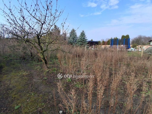 Hegyeshalomi elad� 1343 nm-es telek